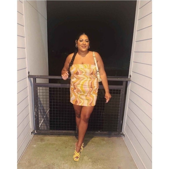 Women's Twill Tube Bodycon Dress - Wild
Fable Neutral Wave - Picture 5 of 8